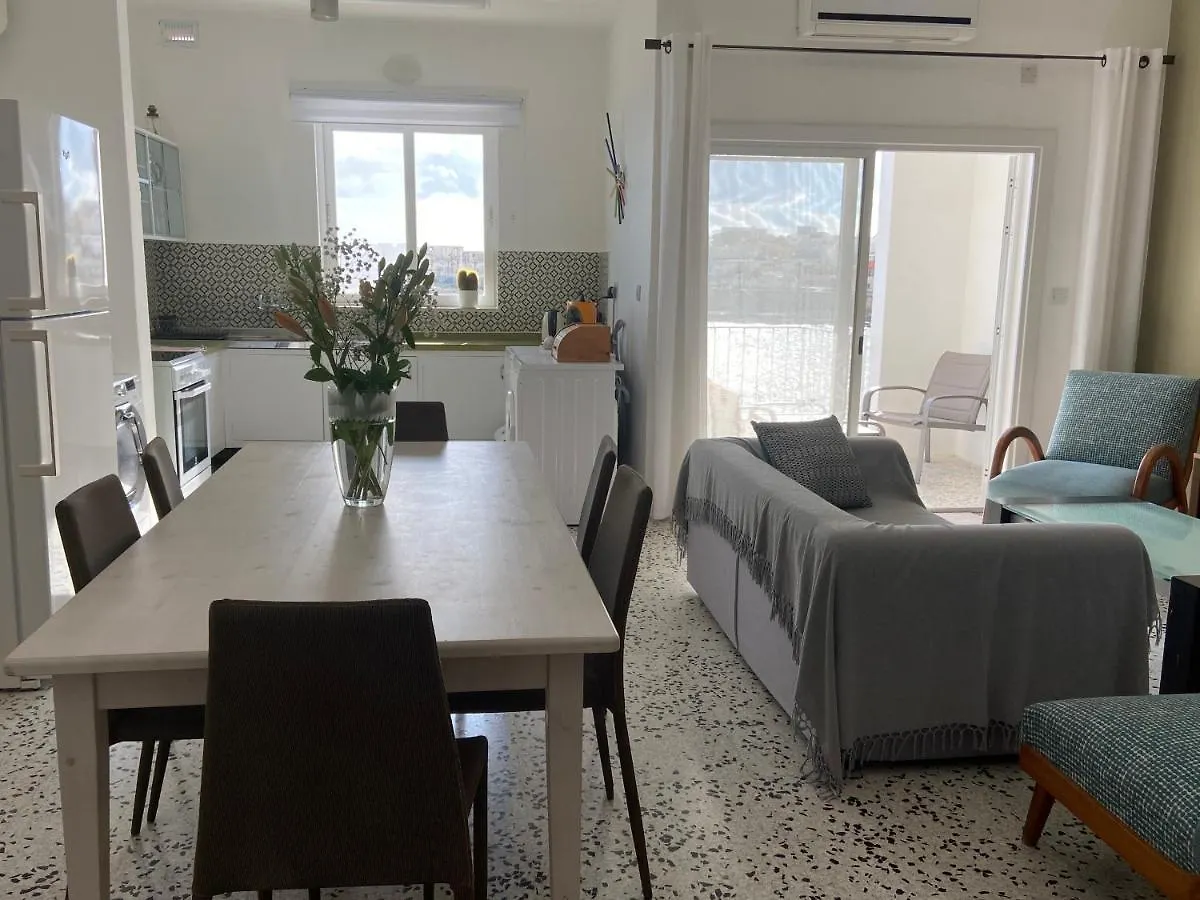 Sea Front Retro Style Apartment Marsaskala
