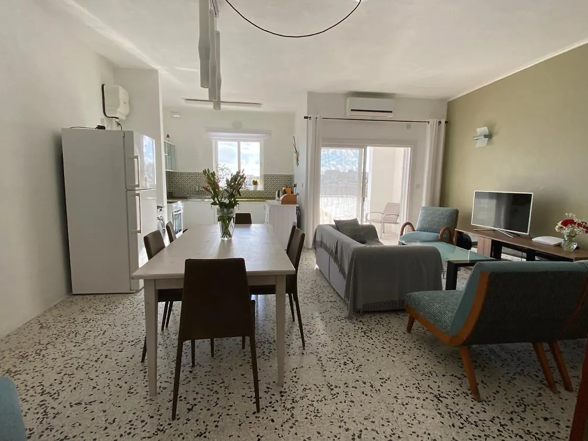 Sea Front Retro Style Apartment Marsaskala